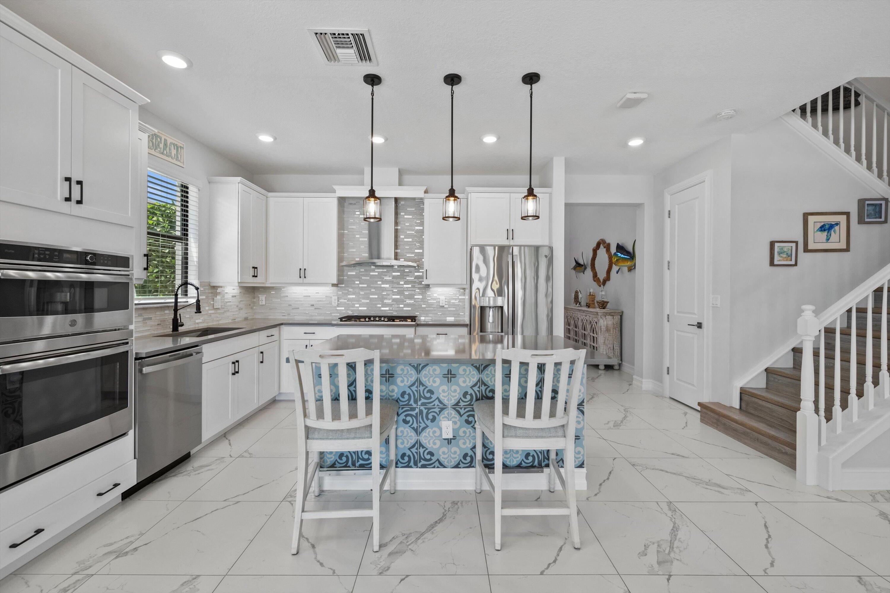 PALM MEADOWS ESTATES - Residential