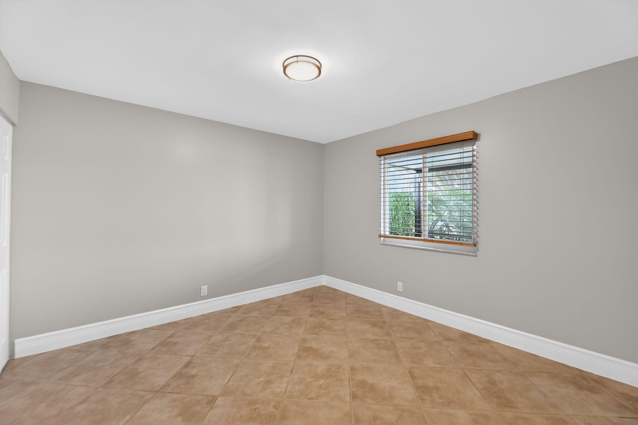 LAKES OF TARA UNIT 1 - Residential