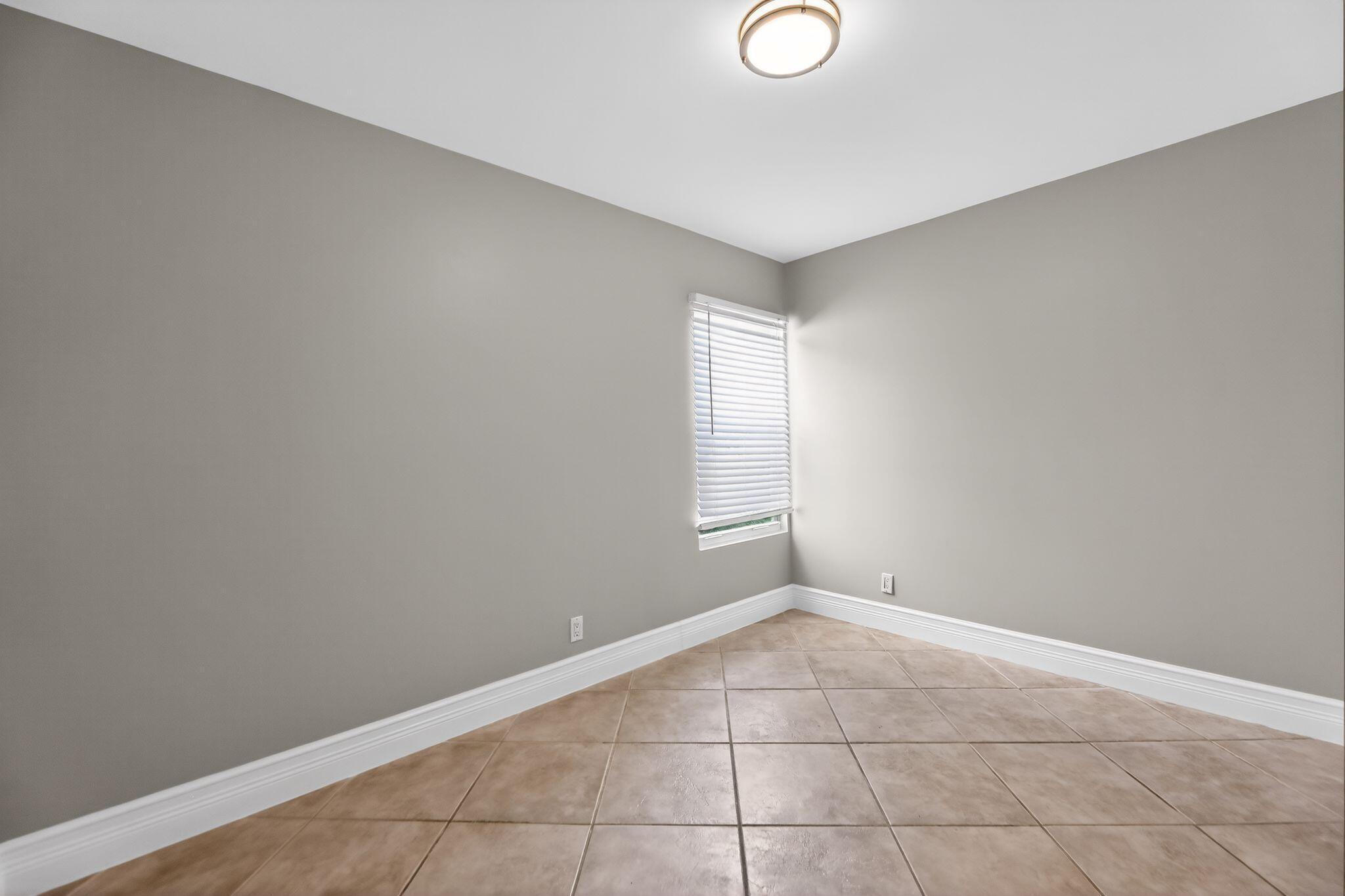 LAKES OF TARA UNIT 1 - Residential