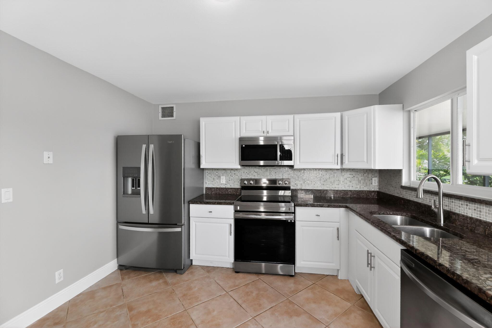 LAKES OF TARA UNIT 1 - Residential