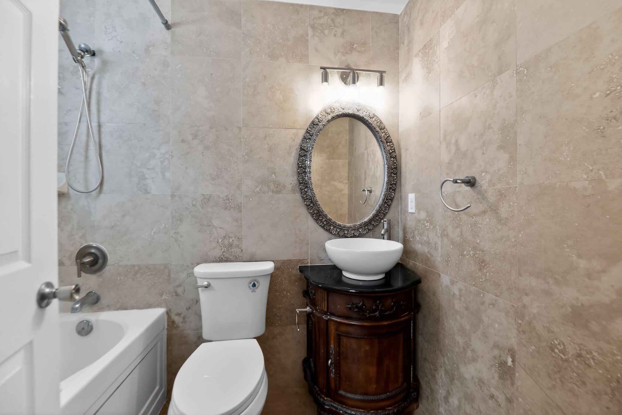 LAKES OF TARA UNIT 1 - Residential