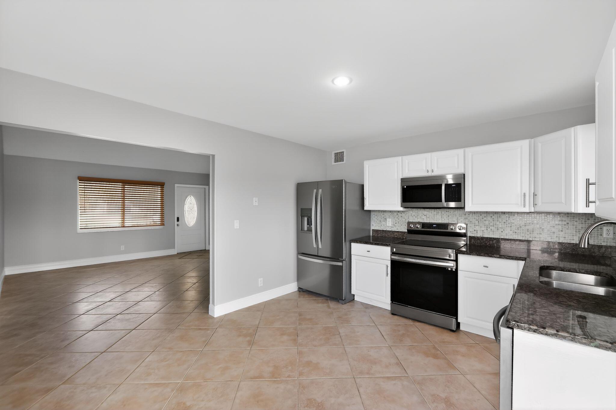 LAKES OF TARA UNIT 1 - Residential