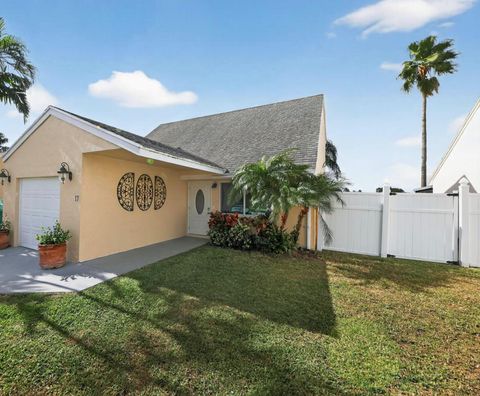 Photo of 17 Tara Lakes Drive E, Boynton Beach, FL 33436 (MLS # R11148785)