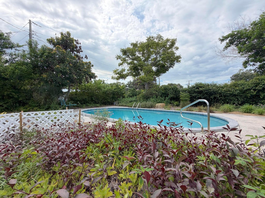 Photo of 45 1st Court SW, Vero Beach, FL 32962 (MLS # R11167091)