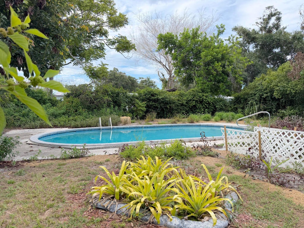 Photo of 45 1st Court SW, Vero Beach, FL 32962 (MLS # R11167091)