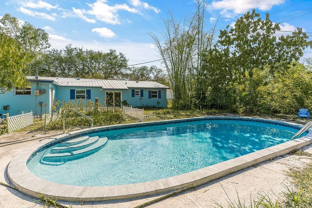 Photo of 45 1st Court SW, Vero Beach, FL 32962 (MLS # R11167091)