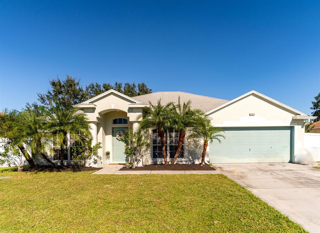 Photo of 2517 SE Dogwood Avenue, Port Saint Lucie, FL 34952 (MLS # R10770088)