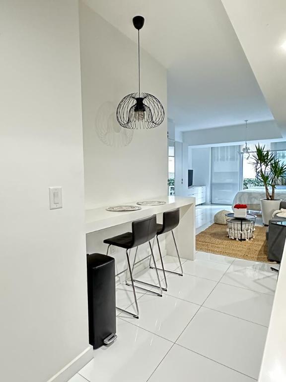 851 NE 1st Avenue 306