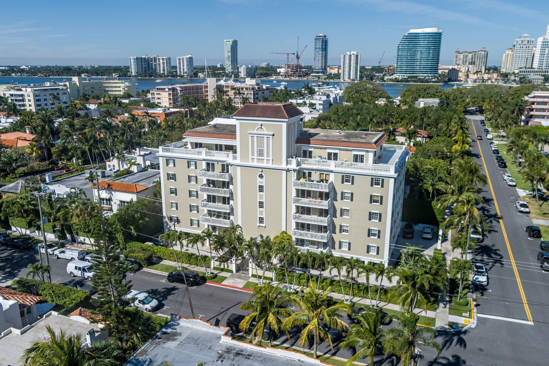 THREE THIRTY COCOANUT ROW - Residential