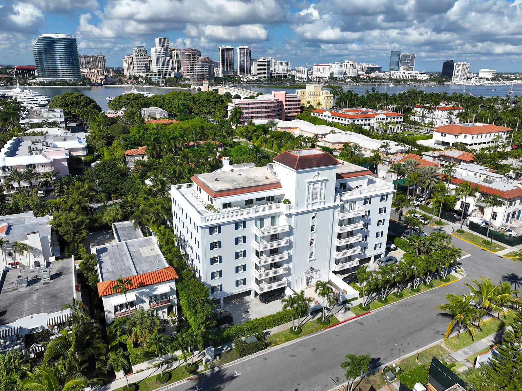 THREE THIRTY COCOANUT ROW - Residential