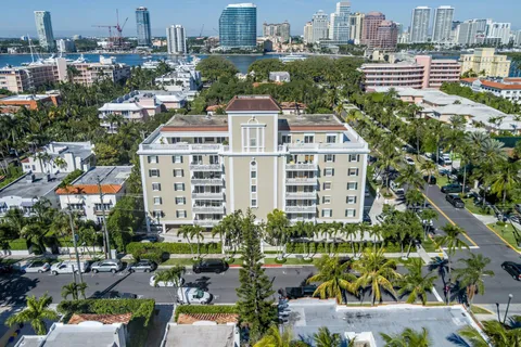 330 Cocoanut Row Unit 1b, Palm Beach, FL MLS: R11075357