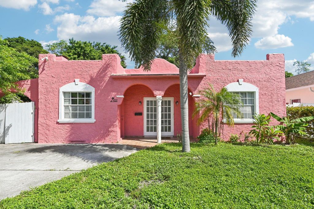 Photo of 423 Kern Street, West Palm Beach, FL 33405 (MLS # R11114462)