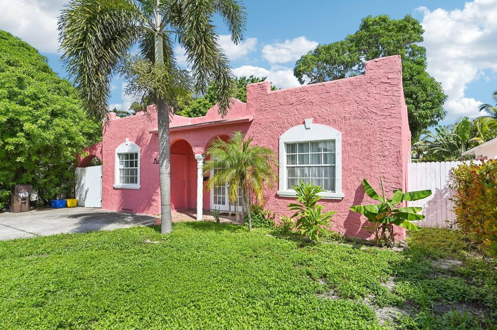 Photo of 423 Kern Street, West Palm Beach, FL 33405 (MLS # R11114462)