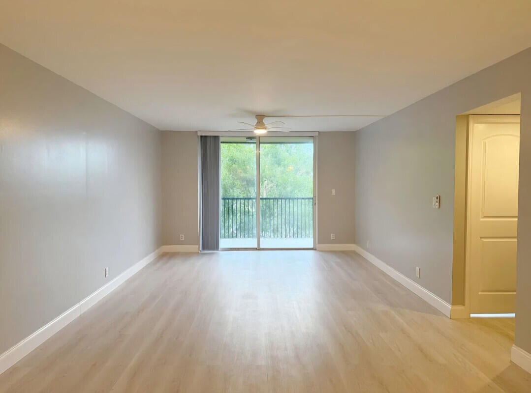 3300 W Rolling Hills Circle 410