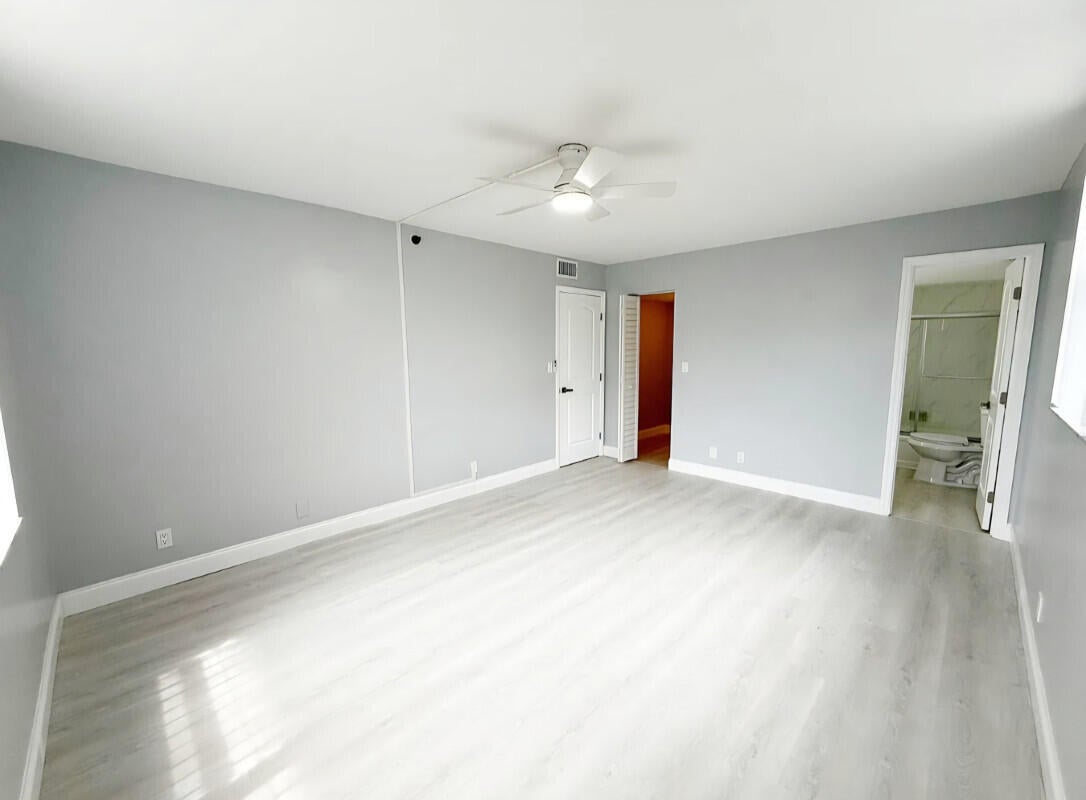 3300 W Rolling Hills Circle 410
