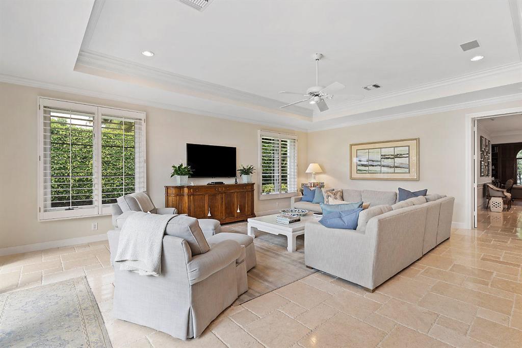 ROYAL PALM YACHT & COUNTRY CLUB - Residential