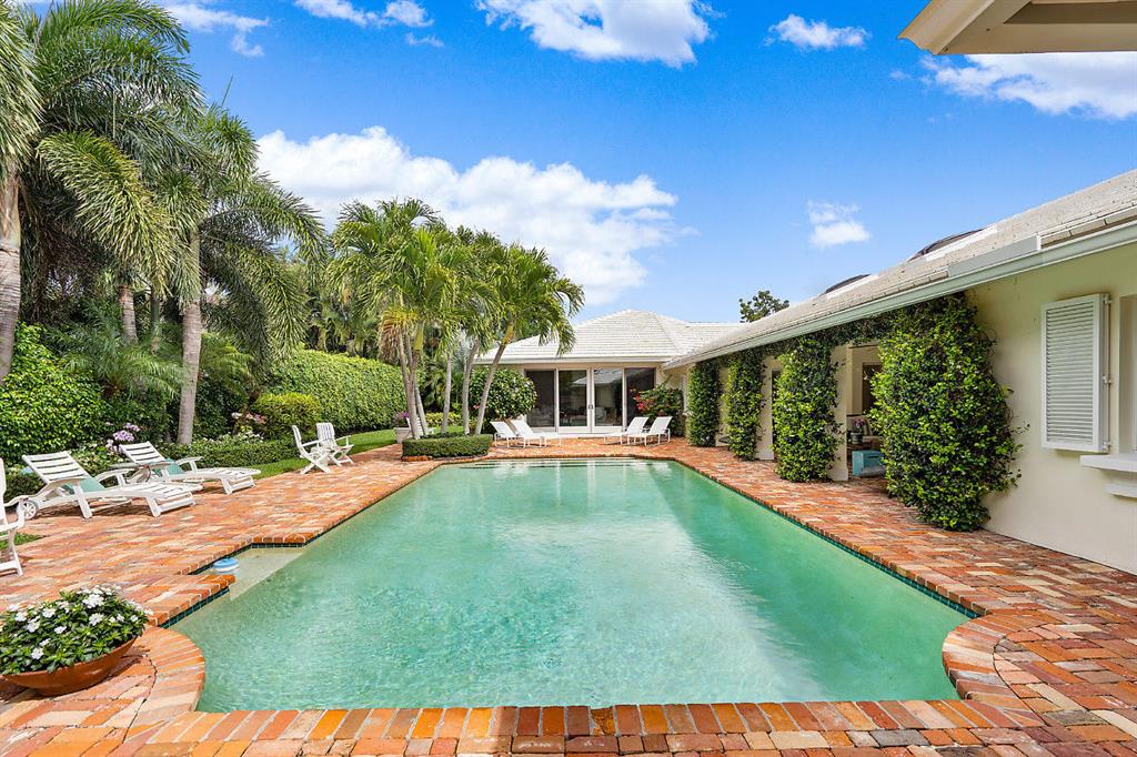 ROYAL PALM YACHT & COUNTRY CLUB - Residential