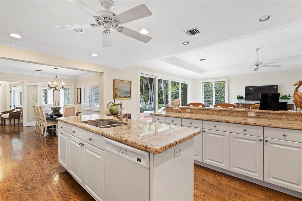 ROYAL PALM YACHT & COUNTRY CLUB - Residential