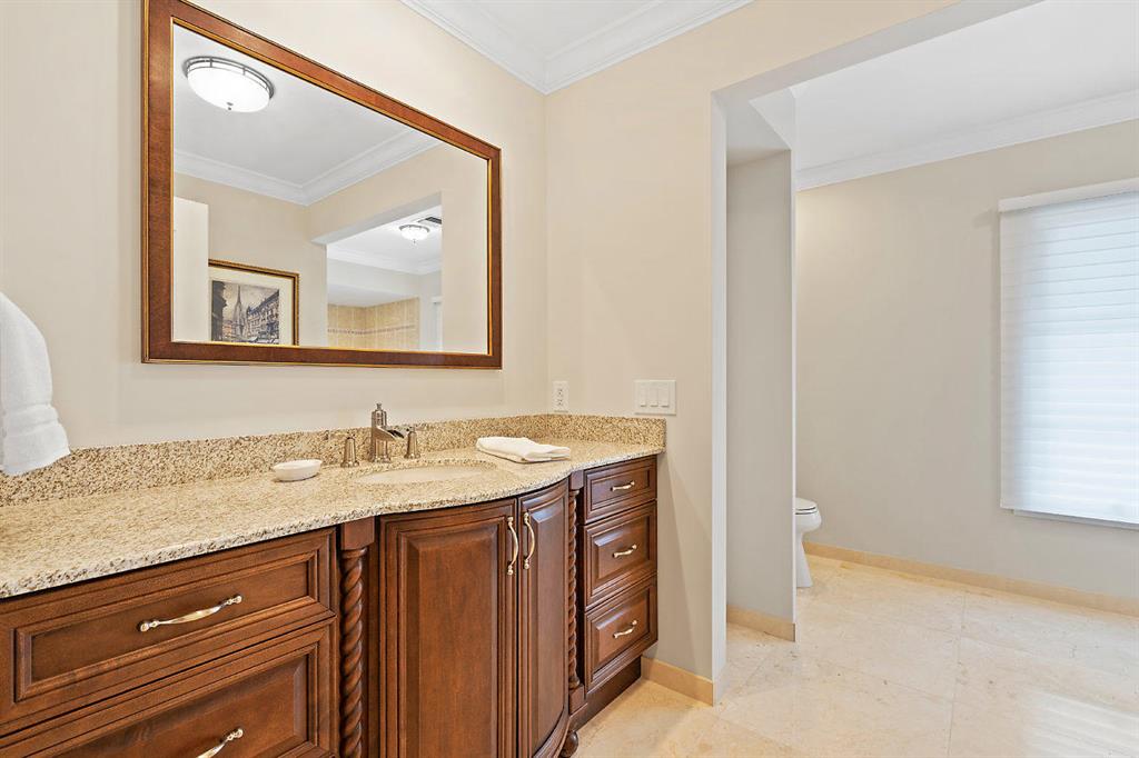 ROYAL PALM YACHT & COUNTRY CLUB - Residential