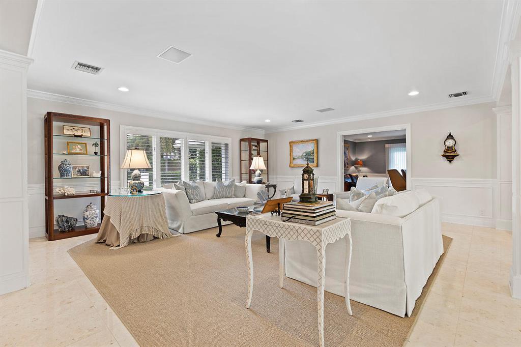 ROYAL PALM YACHT & COUNTRY CLUB - Residential