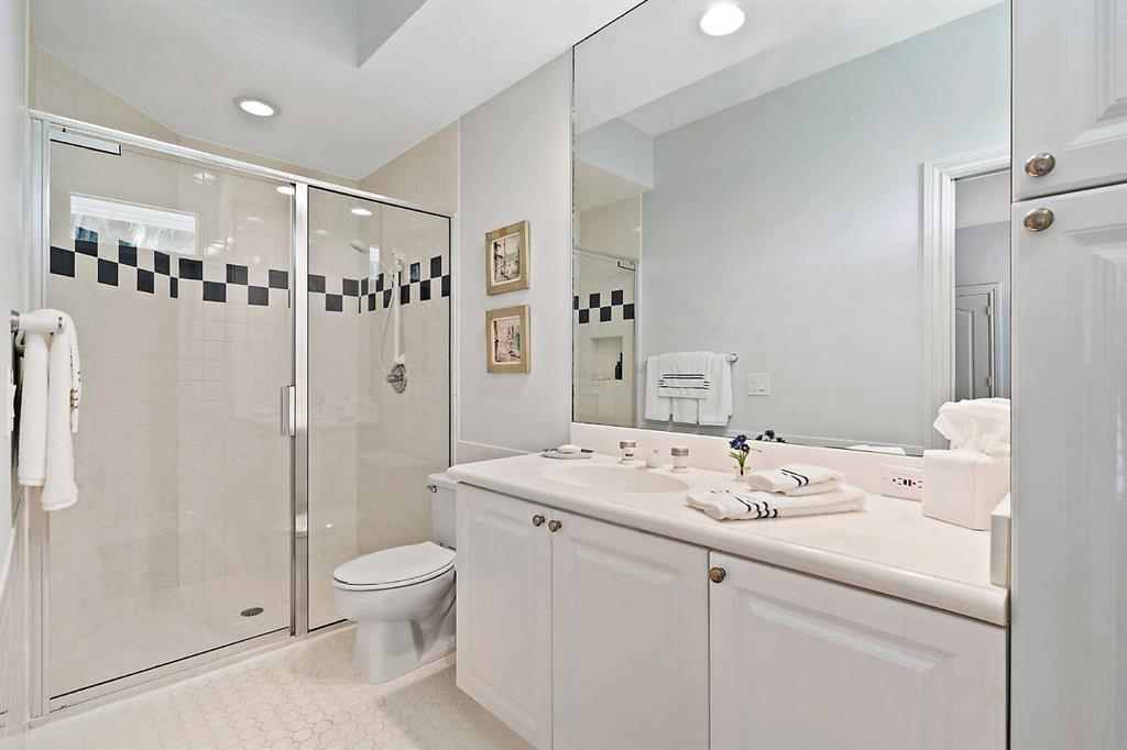 ROYAL PALM YACHT & COUNTRY CLUB - Residential