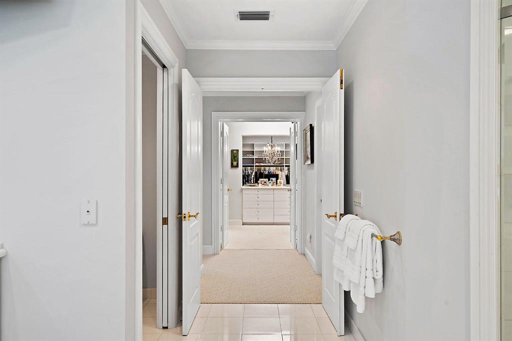 ROYAL PALM YACHT & COUNTRY CLUB - Residential