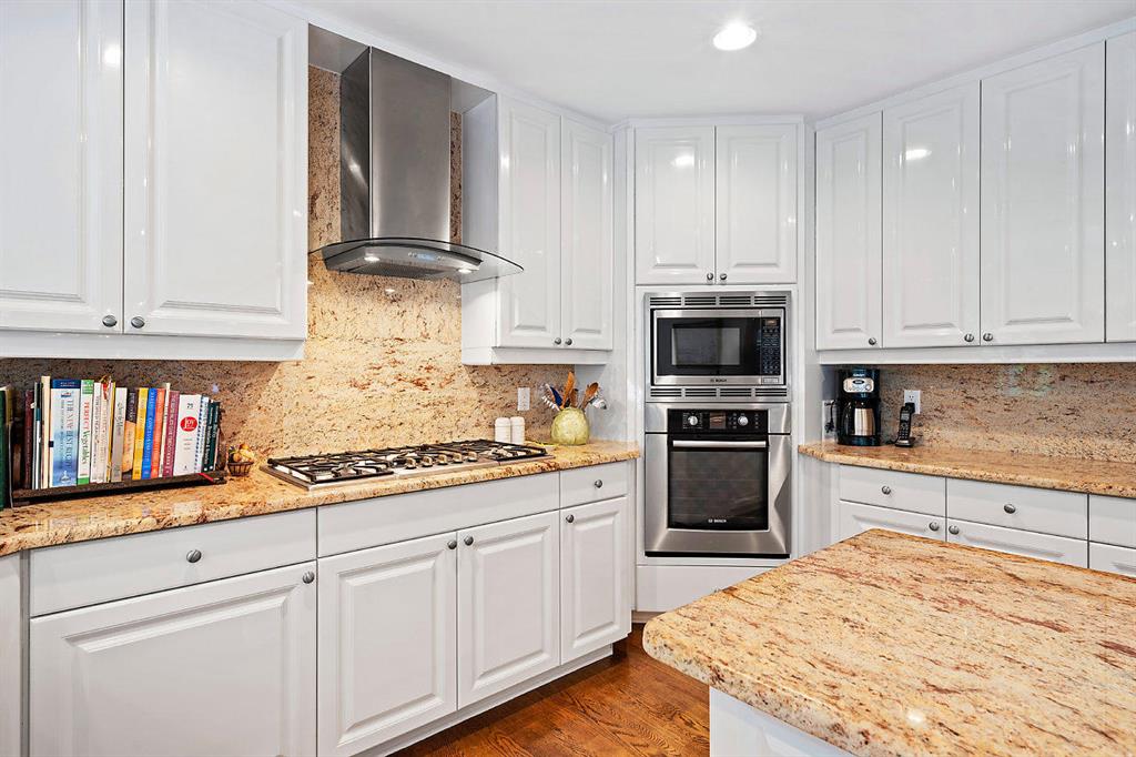 ROYAL PALM YACHT & COUNTRY CLUB - Residential