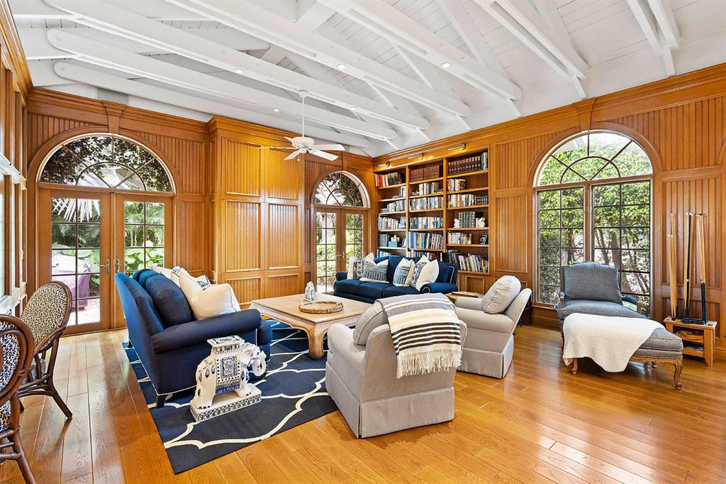 ROYAL PALM YACHT & COUNTRY CLUB - Residential