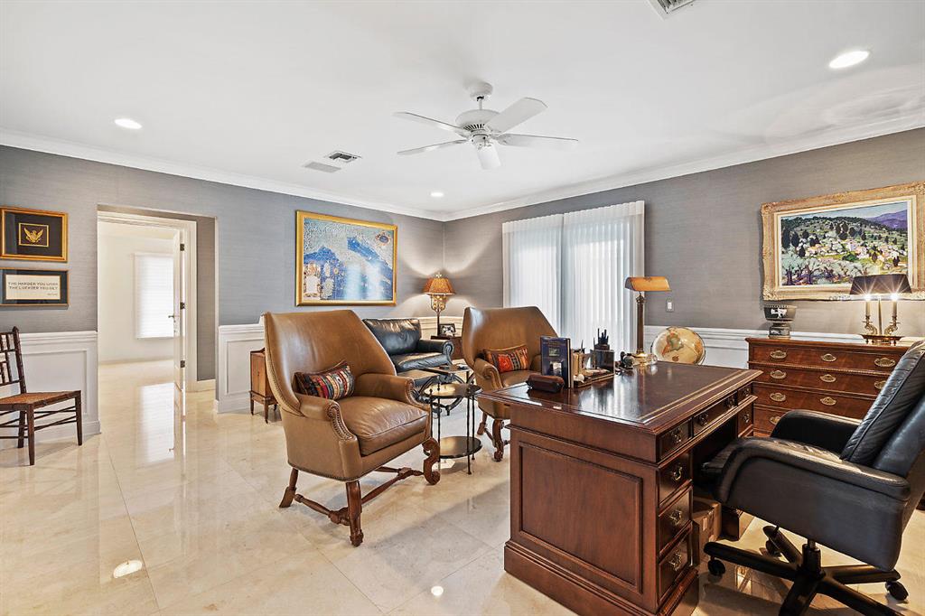 ROYAL PALM YACHT & COUNTRY CLUB - Residential