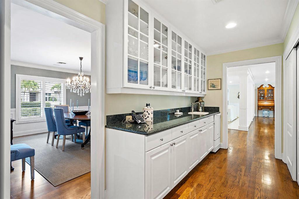 ROYAL PALM YACHT & COUNTRY CLUB - Residential