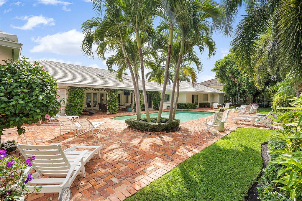 ROYAL PALM YACHT & COUNTRY CLUB - Residential