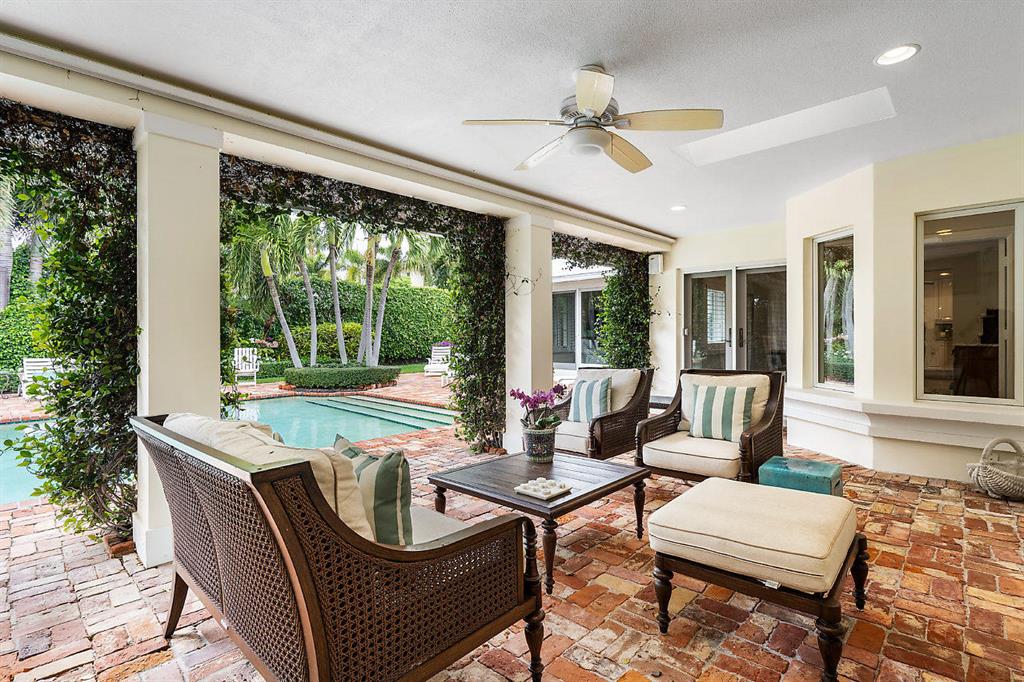 ROYAL PALM YACHT & COUNTRY CLUB - Residential