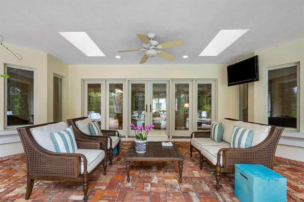 ROYAL PALM YACHT & COUNTRY CLUB - Residential