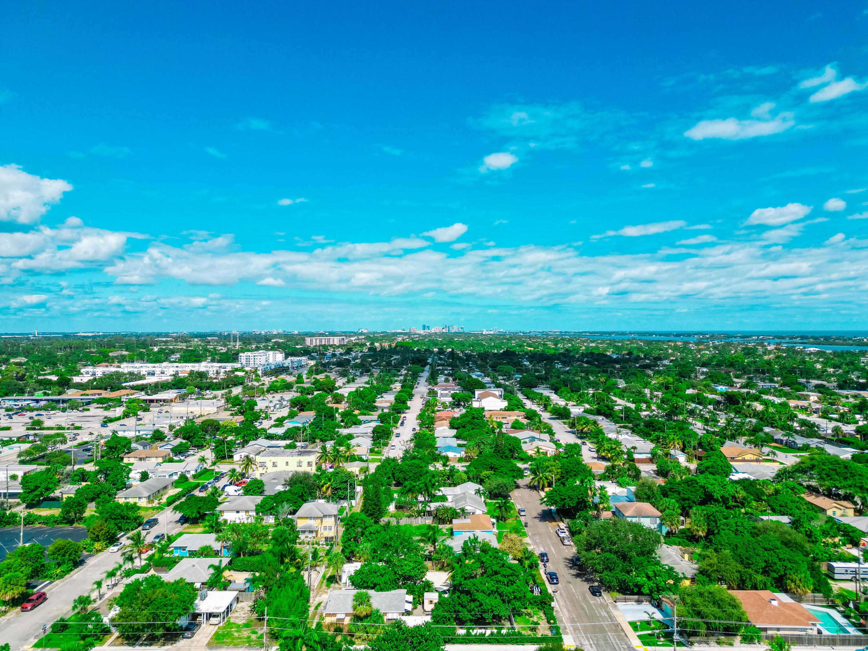 LAKE WORTH TOWN OF - Residential Lease