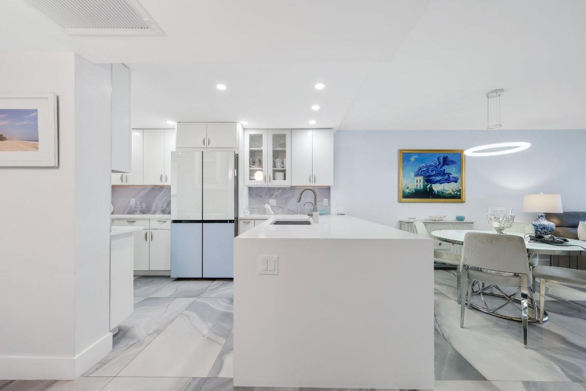 12 Royal Palm Way Unit 605