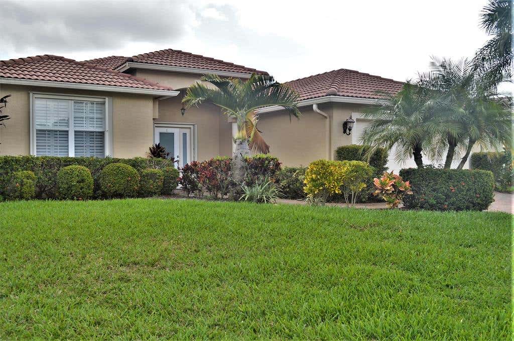 Photo of 553 NW Waverly Circle, Port Saint Lucie, FL 34983 (MLS # R10697670)