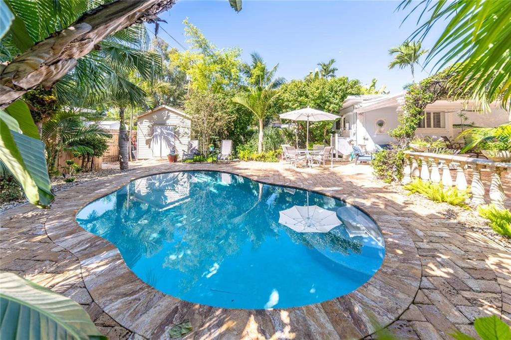 HOLLYWOOD LAKES SEC - Residential