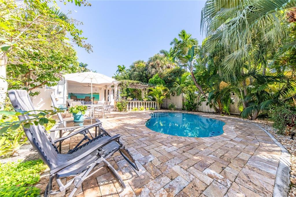 HOLLYWOOD LAKES SEC - Residential