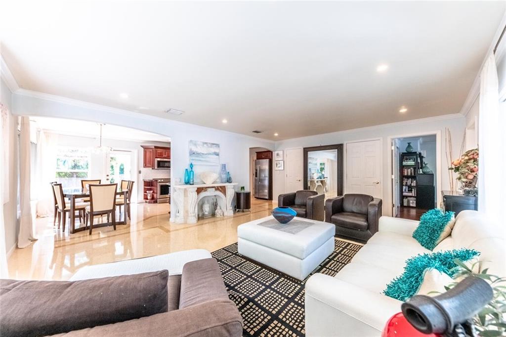 HOLLYWOOD LAKES SEC - Residential