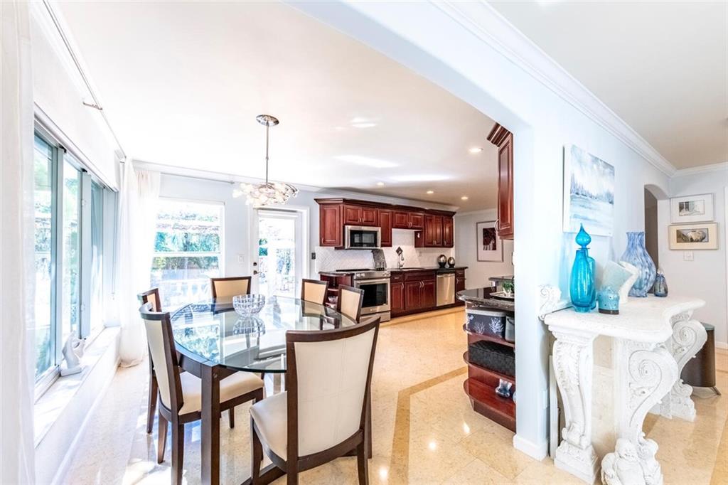 HOLLYWOOD LAKES SEC - Residential