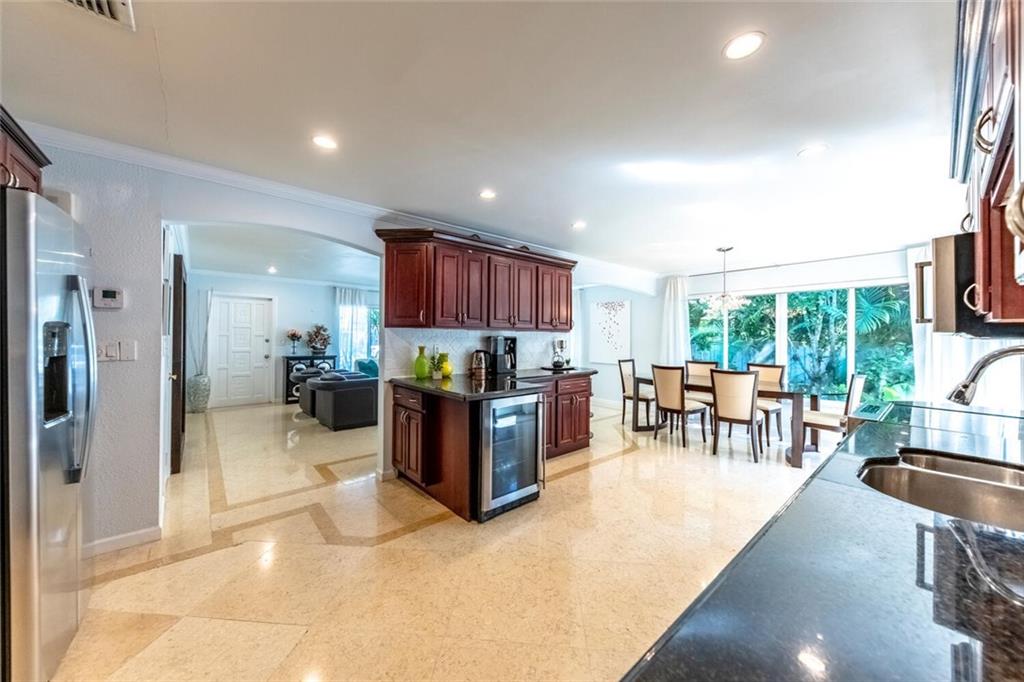 HOLLYWOOD LAKES SEC - Residential