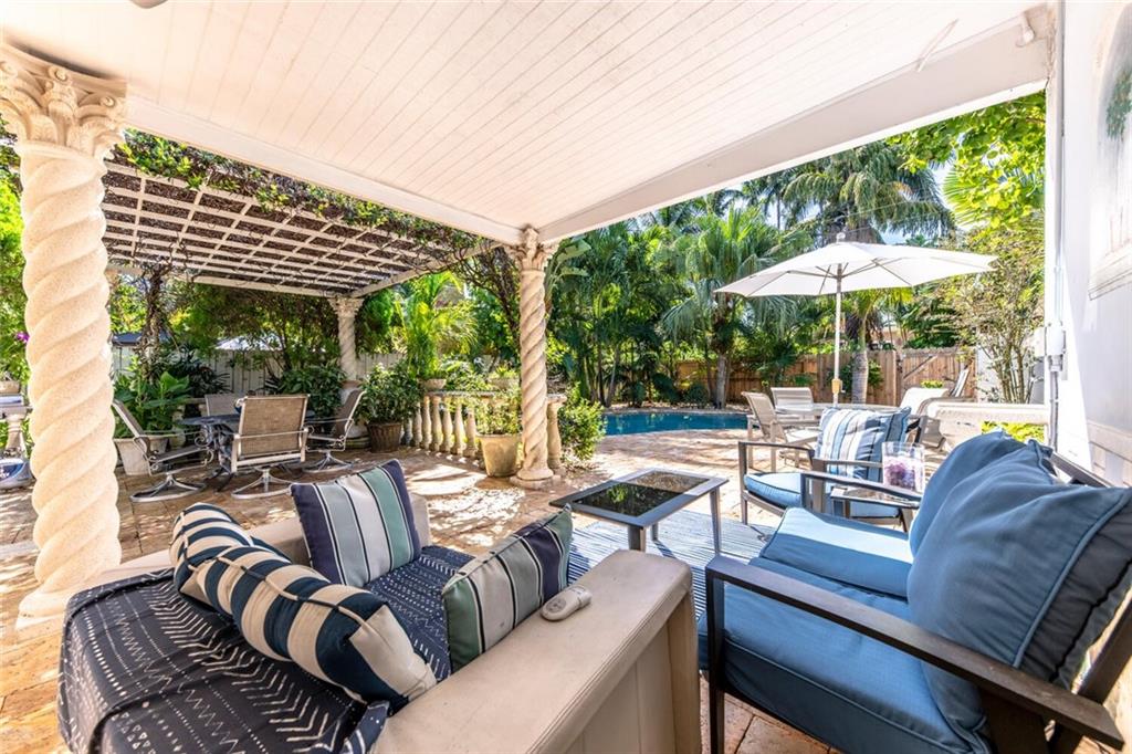 HOLLYWOOD LAKES SEC - Residential