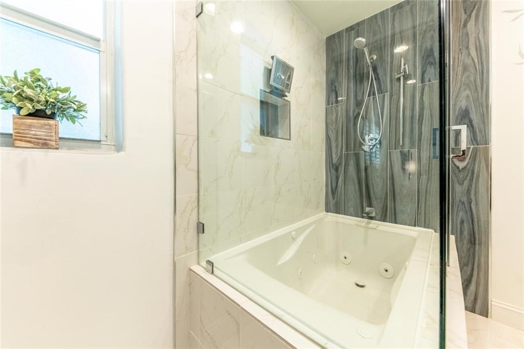 HOLLYWOOD LAKES SEC - Residential