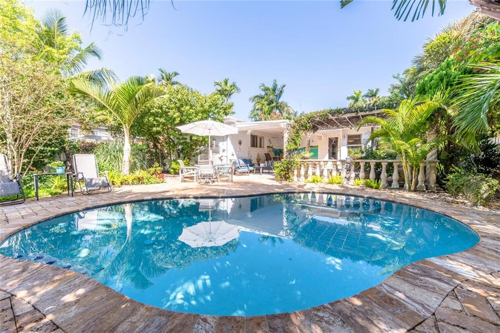 HOLLYWOOD LAKES SEC - Residential