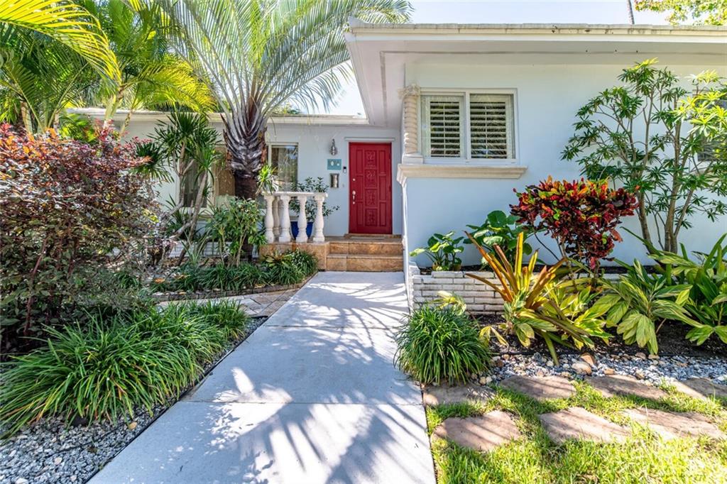 HOLLYWOOD LAKES SEC - Residential