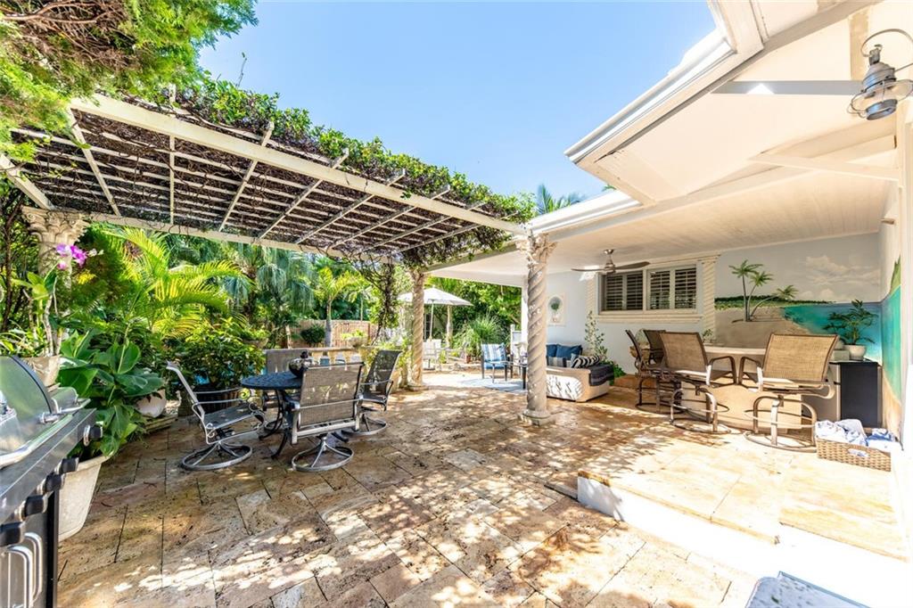 HOLLYWOOD LAKES SEC - Residential