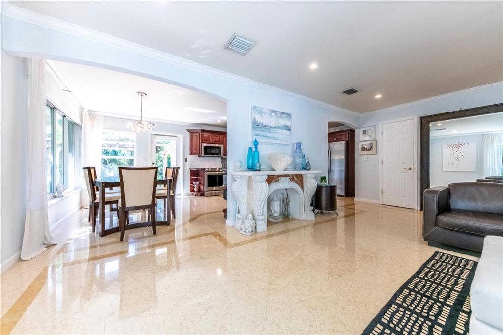 HOLLYWOOD LAKES SEC - Residential