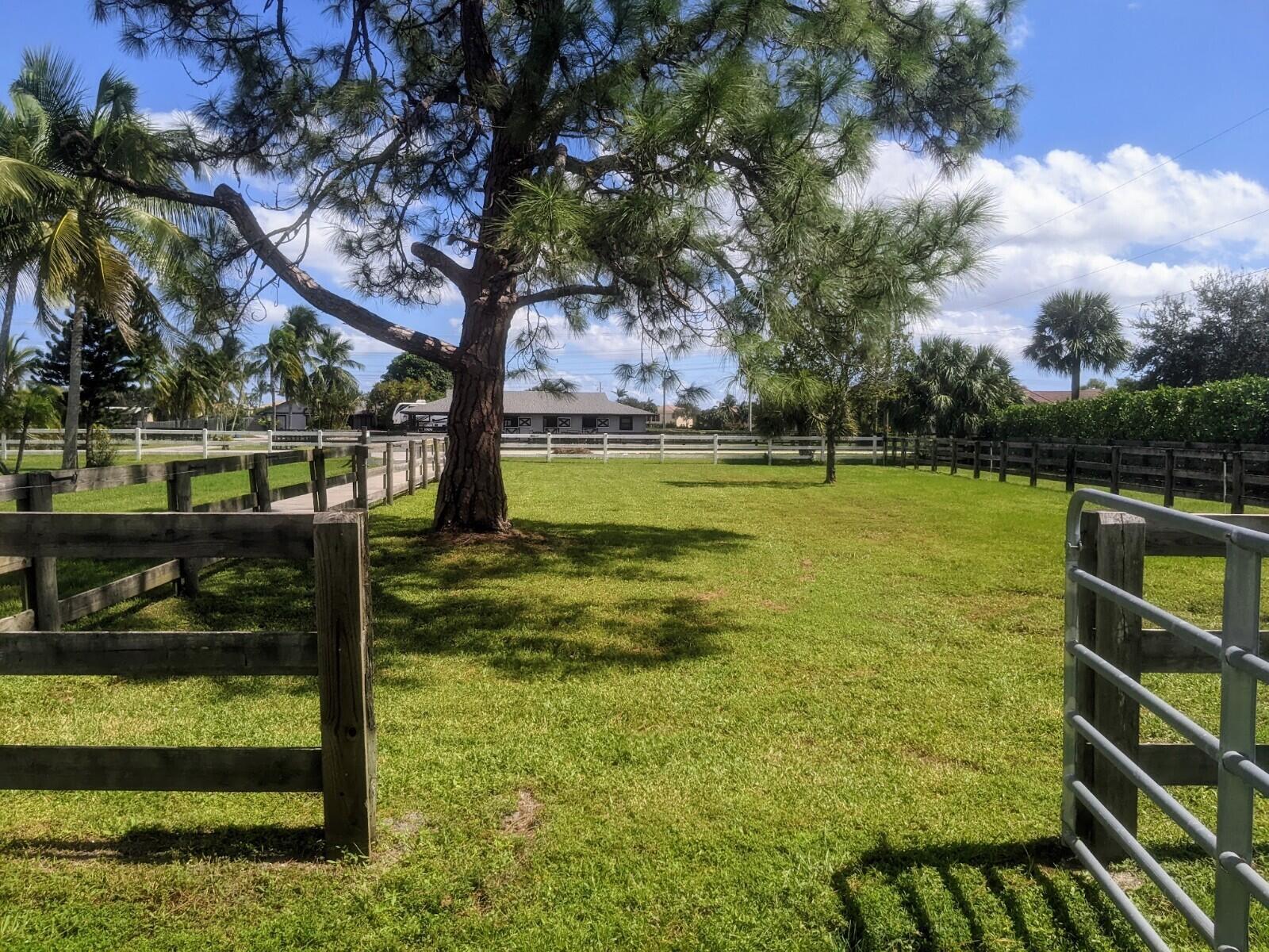 PALM BEACH LITTLE RANCHES - Residential Lease