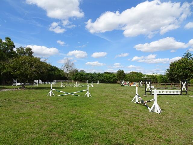 PALM BEACH LITTLE RANCHES - Residential Lease