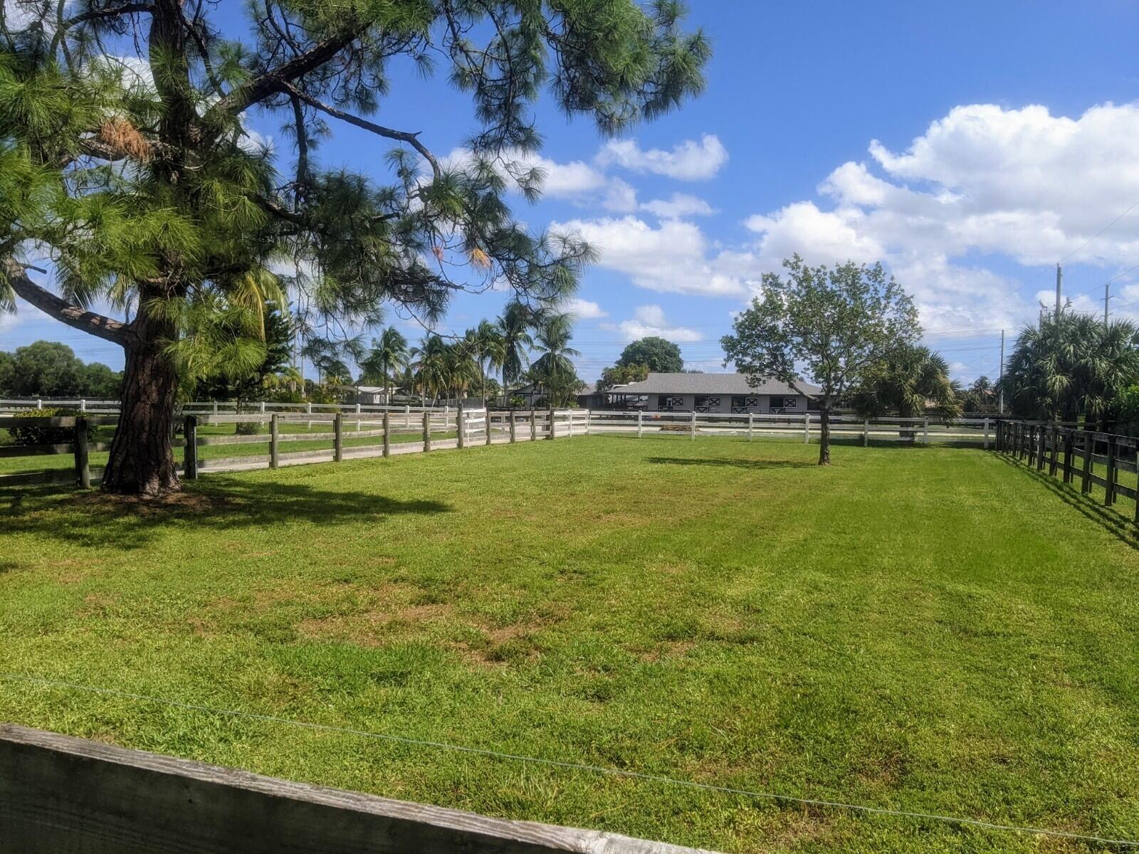 PALM BEACH LITTLE RANCHES - Residential Lease